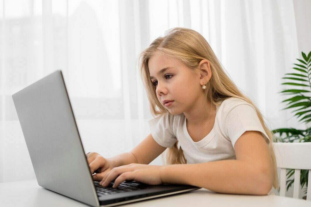 Почему краснеют глаза при работе за компьютером у ребенка